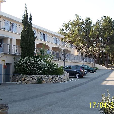 آيكس أومبروفينس Auberge De Jeunesse Jas De Bouffan المظهر الخارجي الصورة